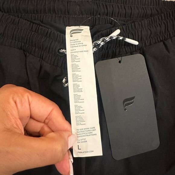 NEW WITH TAG! Men's Fabletics Black 7" Swim Trunk Size Large - Picture 4 of 7